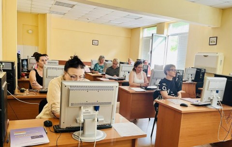 Ново професионално обучение - Маникюр, педикюр и ноктопластика в ЦРЧРРИ