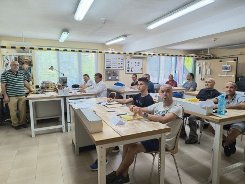 РД - Стара Загора към „ЦРЧРРИ“ с нов курс по специалност „Електрически инсталации“